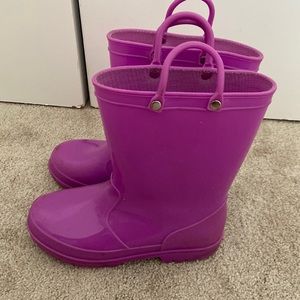 Kids size 1 rain boots - great condition. Worn a couple times